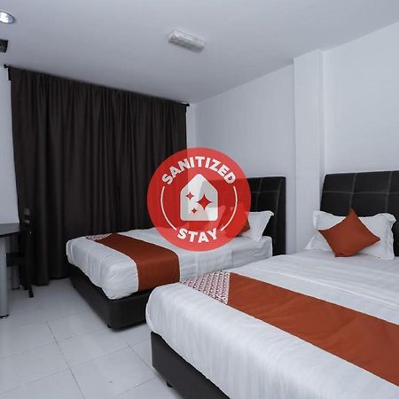 Oyo 988 Malawati Ria Hotel Kuala Selangor Eksteriør billede