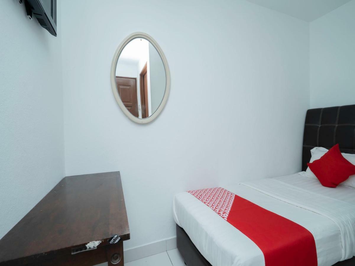 Oyo 988 Malawati Ria Hotel Kuala Selangor Eksteriør billede